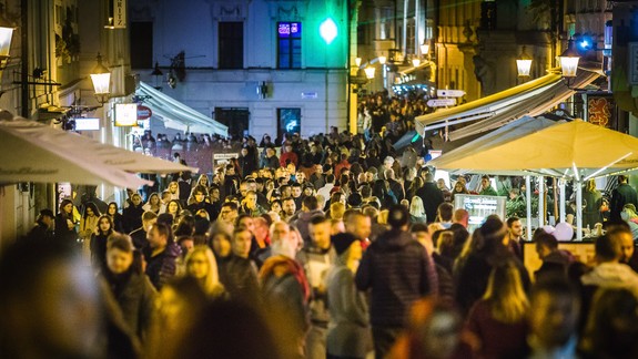 Tretí ročník Bielej noci vytiahol do ulíc Bratislavy takmer 200-tisíc ľudí