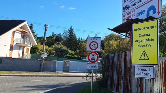 Naštvaní Lamačania: Ignoranti na autách nám naďalej strpčujú život