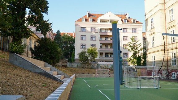 Základná škola na Palisádach sa dočkala nového športového areálu