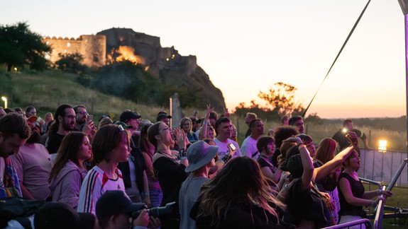 Headlinermi festivalu Sútok na Devíne budú čerství držitelia Radio_Head Awards