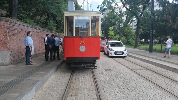 MHD oslavuje 130 rokov, premávať bude bezplatne historická električka