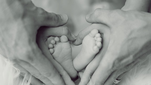 Slovensko má spomedzi krajín V4 najnižší vek prvorodičiek, rodia ako 27-ročné