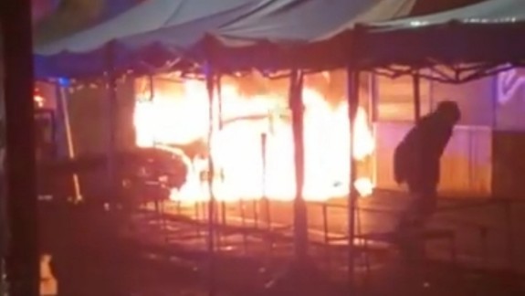 VIDEO: Na Trhovisku Miletičova vypukol požiar