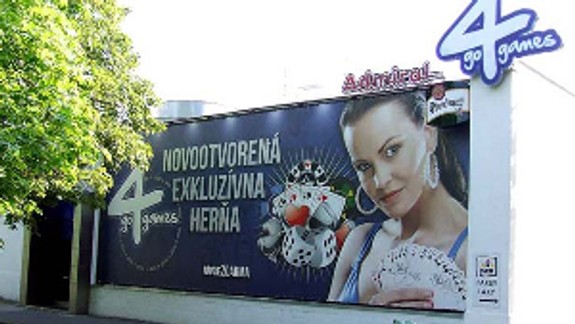 Dvaja neznámi muži prepadli herňu na Kempelenovej ulici