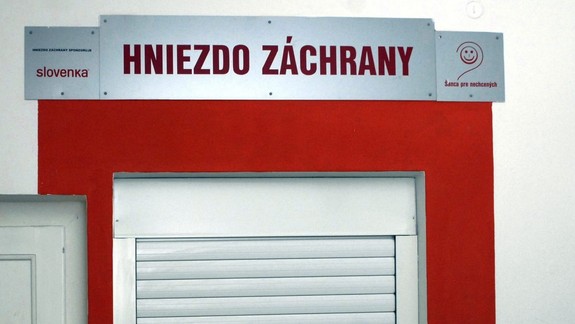 Strašný nález: Na Kramároch našli v hniezde záchrany novorodenca bez známok života