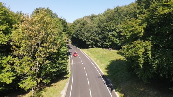 Pre víkendové podujatie bude na Pezinskej Babe uzatvorená časť cesty