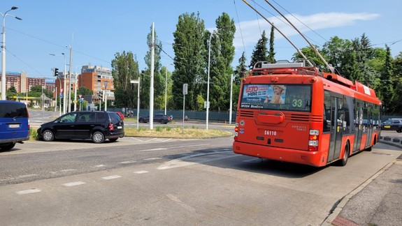 Začína sa s výstavbou novej trolejbusovej trate, spojí Patrónku s Riviérou
