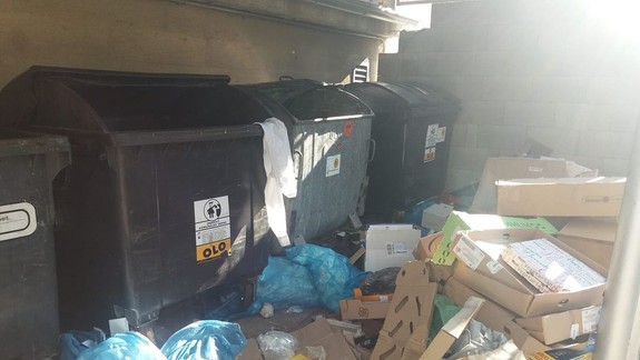 Petržalka vyzýva na stláčanie odpadu pred jeho vyhodením najmä v tomto vianočnom čase...