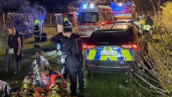 Do bratislavských nemocníc priviezli po zrážke vlakov vyše 20 zranených