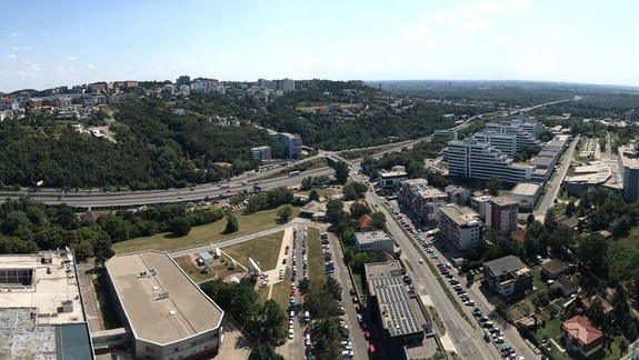 VIDEO: Aký výhľad poskytuje výšková budova RTVS, ktorá je už roky nevyužívaná a neprístupná?