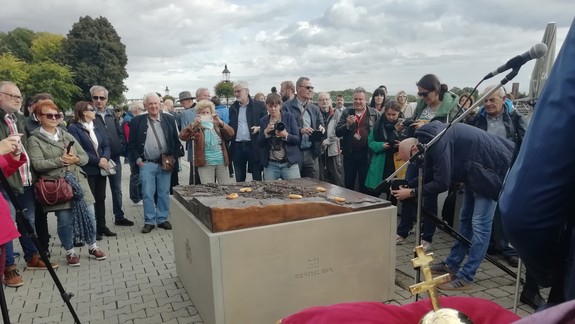 FOTO a VIDEO Nová atrakcia: V centre mesta oddnes nájdete bronzový model Bratislavy z čias Márie Terézie