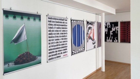 Téma dezinformácií stále živá: České centrum i Francúzsky inštitút majú spoločnú výstavu Fake news