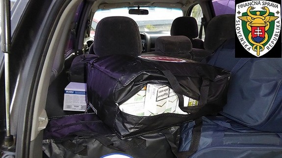 Colníci zaistili falzifikáty textilných výrobkov za vyše 400 tisíc eur