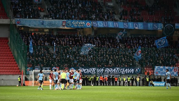 Futbal: Trnava a Slovan dostali po vzájomnom dueli od DK SFZ pokuty