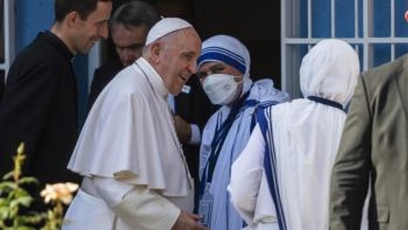 Pápež v SR: Svätý Otec navštívil petržalské centrum Betlehem