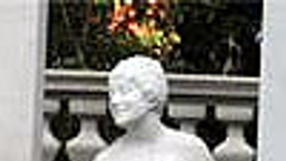 Pomník Oľgy Trebitschovej už na pôvodnom mieste