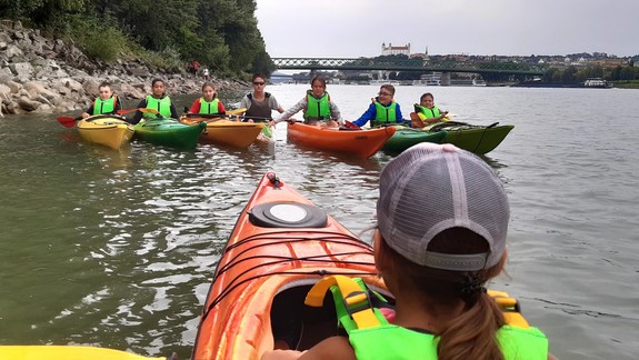 Chcete sa previezť kajakom po Dunaji? Nepotrebujete byť členom klubu