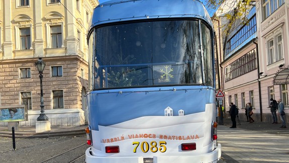 Zisťovali sme: Bude tento rok brázdiť ulice Bratislavy vianočná električka?