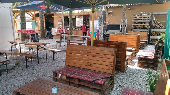 BEDEKER GURMÁNA Domáce jedlo na peknom mieste, pohodoví bufeťáci