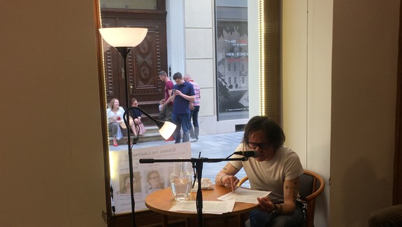 VIDEO: Po čítaní pre verejnosť nám Robo Roth exkluzívne prezradil, čo ho na Bratislave hnevá