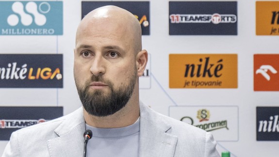 Futbal: Slovan vstúpi do ďalšej sezóny bez trojice Pauschek, Voet a Metsoko