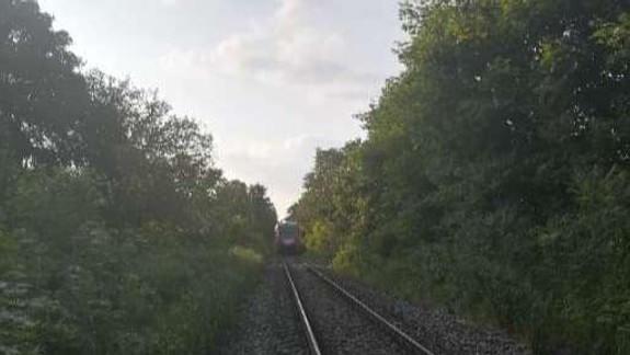 Nešťastie v Podunajských Biskupiciach: Žena kráčala oproti vlaku, nestihla včas uskočiť