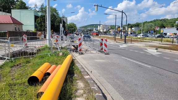 Dokedy potrápi vodičov rozkopávka a zúženie pruhov pri Riviére?