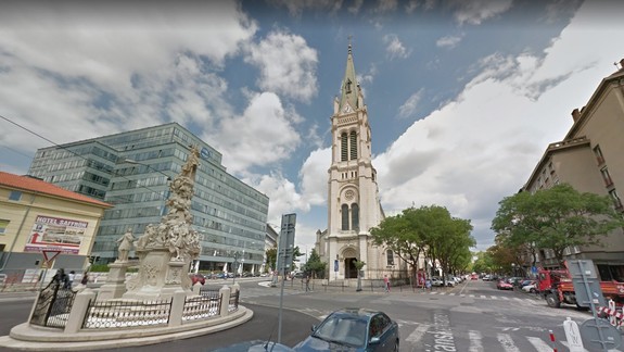 FOTO: Blumentálsky kostol má vynovenú vežu - už nie je zelená, ale medená a zatiaľ hnedá...