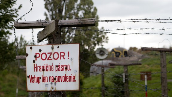 Petržalka bola dlhé roky prísne stráženým územím, kde sa pohraničiari riadili  heslom: „Neprejdú!“