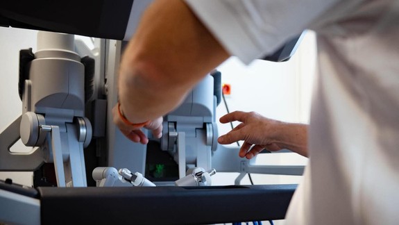 V NÚDCH operujú deti aj pomocou robotov, výrazne skracujú pobyt pacientov v nemocnici