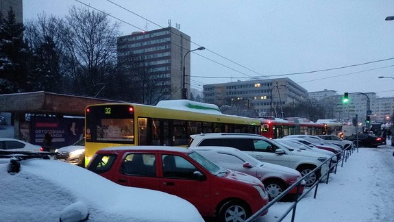 Na západe Slovenska zrána nasneží, meteorológovia vydali výstrahy