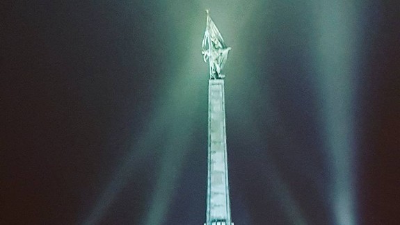 FOTO a VIDEO: Aj nočná návšteva pamätníka na Slavíne má svoje čaro