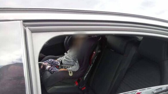 ANKETA: Nechať dieťa v aute osamote čo len na sekundu? Slovensko diskutuje, vyjadrite sa aj vy