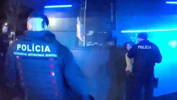 Nočná bitka: Muž v Bratislave napadol mladíka