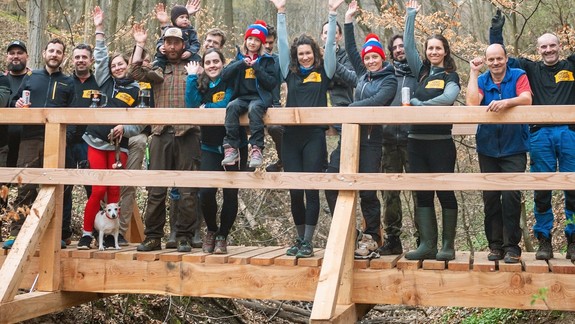 Železná studnička: Dvesto dobrovoľníkov aj tento rok opravuje turistické mosty a chodníky