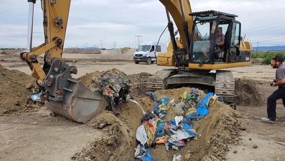 Zakopaný odpad a škoda za milióny eur: Polícia ukončila vyšetrovanie odpadovej megakauzy