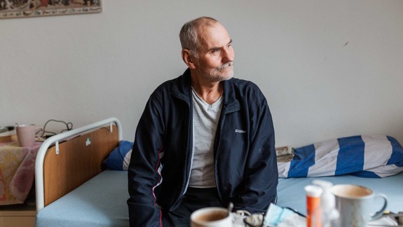 Krutá realita: Ľuďom bez domova neraz odopierajú zdravotnú starostlivosť, jeden z nich ležal na chodbe nemocnice 20 dní