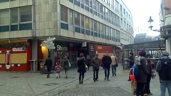 Rybársku bránu kazia búdy a pavilóny