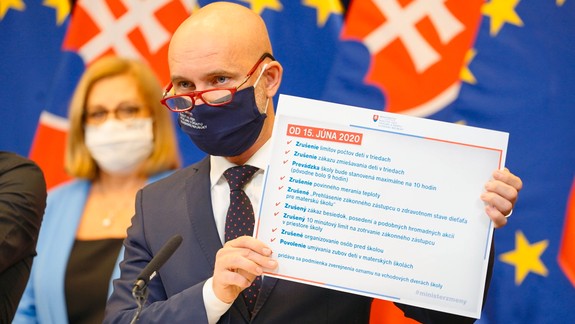 Dobrá správa pre školákov - v najbližších týždňoch by sa mohli otvárať ďalšie ročníky tried