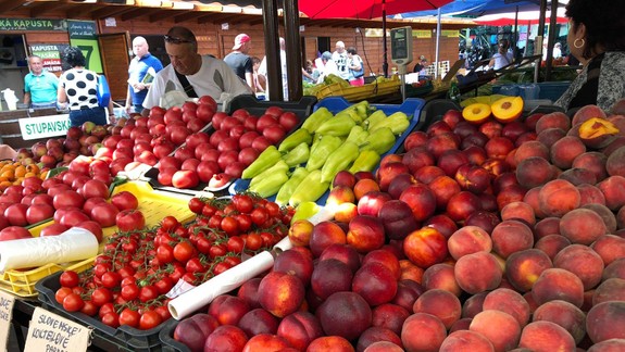 Nezabudnite, že zajtra nie je len obyčajná sobota, ale aj štátny sviatok, takže ísť na trh alebo si nakúpiť treba ešte dnes!