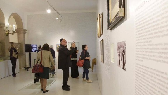 Každá rodina má svoj príbeh: Výstava v Židovskom komunitnom múzeu