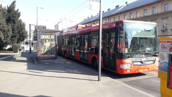 Pripomíname: DPB od pondelka celoplošne zavedie zastávky na znamenie, niektoré linky zruší