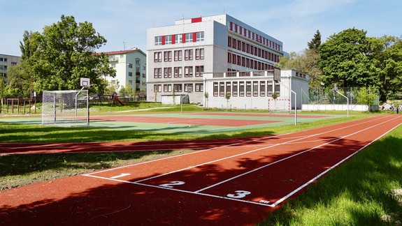 ZŠ Dubová má nové priestranné športové ihrisko, je prístupné všetkým