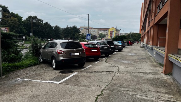 Nová zóna PAAS v Petržalke: Biele boxy vyznačili aj na „tankodrome“