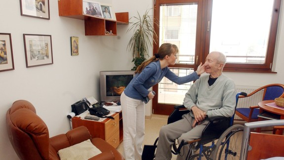 Kto sa postará o vašu mamu či otca? Mapovali sme situáciu v zariadeniach pre seniorov