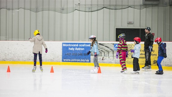 Malých aj veľkých záujemcov v Petržalke opäť privíta škola korčuľovania
