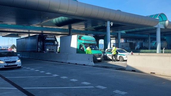 Podmienky pre pendlerov sa od pondelka zmierňujú, umelcom stačí antigénový test