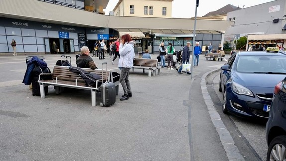 Začína sa s modernizáciou plochy pred budovou hlavnej stanice