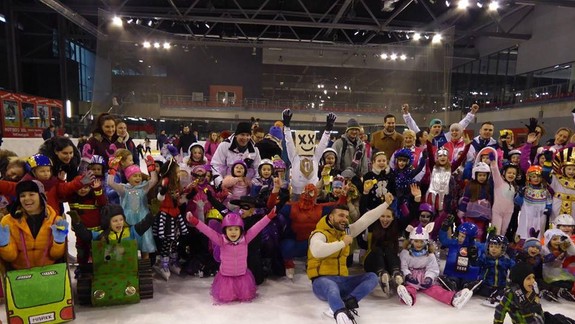 FOTO: Karneval na ľade prilákal na zimný štadión desiatky detí v maskách a kostýmoch