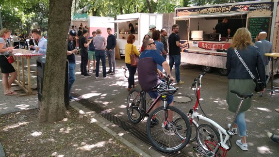 VYSKÚŠALI SME Nový street food v Bratislave láka na rôzne špeciality, no odišli sme hladní